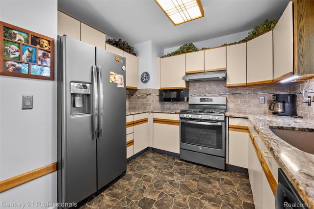 5135 Virgie Lane, West Bloomfield Charter Township, MI 48324