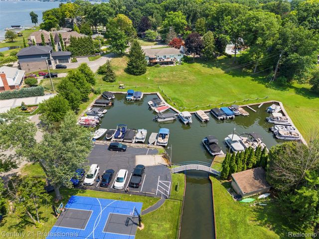 5135 Virgie Lane, West Bloomfield Charter Township, MI 48324