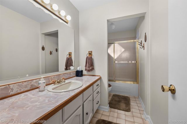 5135 Virgie Lane, West Bloomfield Charter Township, MI 48324