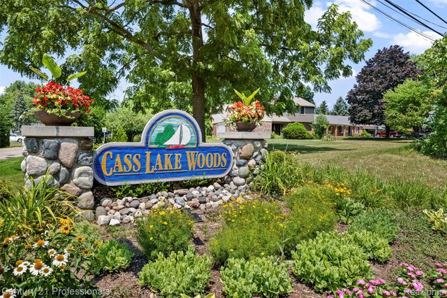 5135 Virgie Lane, West Bloomfield Charter Township, MI 48324