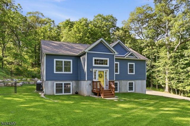 461 Westbrook Rd, Ringwood Boro, NJ 07456