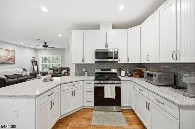 461 Westbrook Rd, Ringwood Boro, NJ 07456