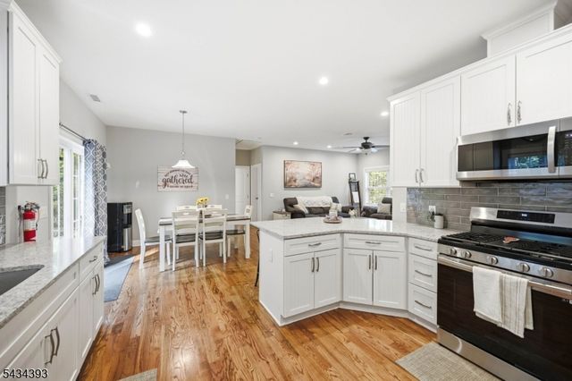 461 Westbrook Rd, Ringwood Boro, NJ 07456