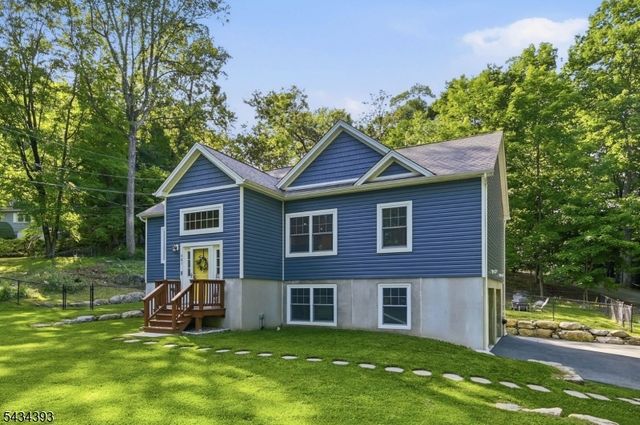 461 Westbrook Rd, Ringwood Boro, NJ 07456