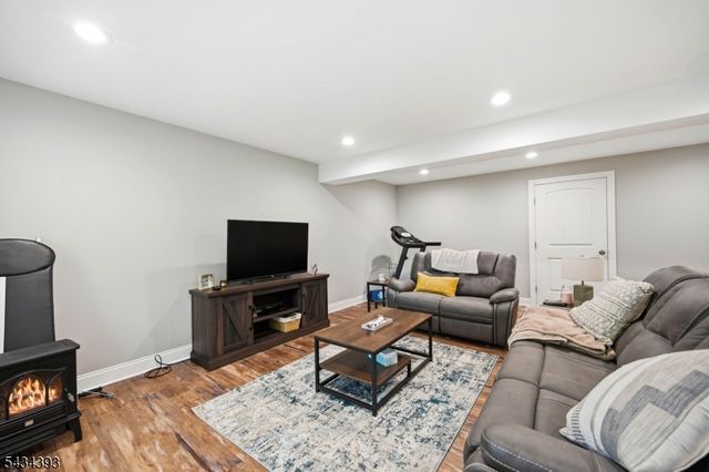 461 Westbrook Rd, Ringwood Boro, NJ 07456