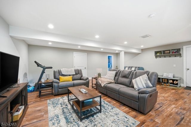 461 Westbrook Rd, Ringwood Boro, NJ 07456