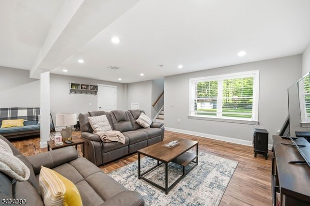 461 Westbrook Rd, Ringwood Boro, NJ 07456