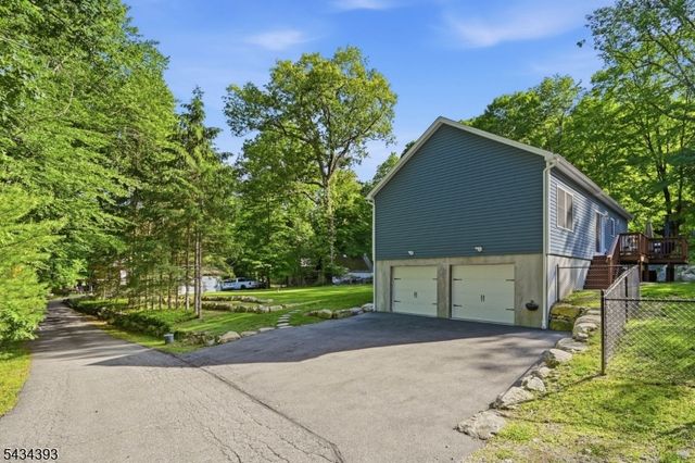 461 Westbrook Rd, Ringwood Boro, NJ 07456