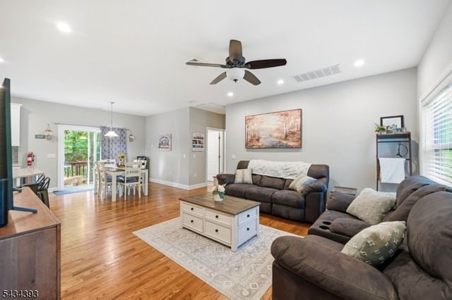 461 Westbrook Rd, Ringwood Boro, NJ 07456