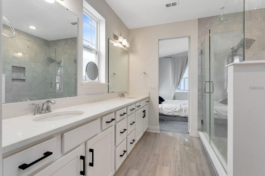 Image 9 of property listing at 13265 CORMACK LANE, Orlando, FL 32827