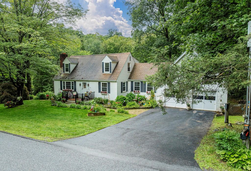 979 Duell Road, Stanfordville, NY 12581