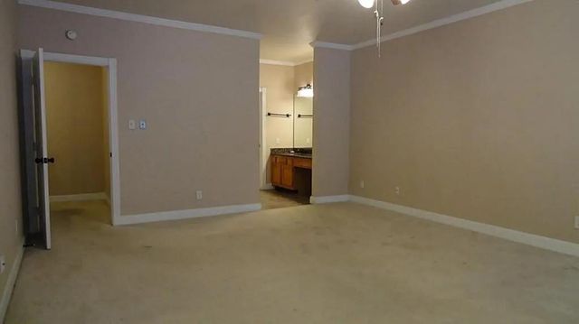 17465 Red Oak Drive 7465, Houston, TX 77090