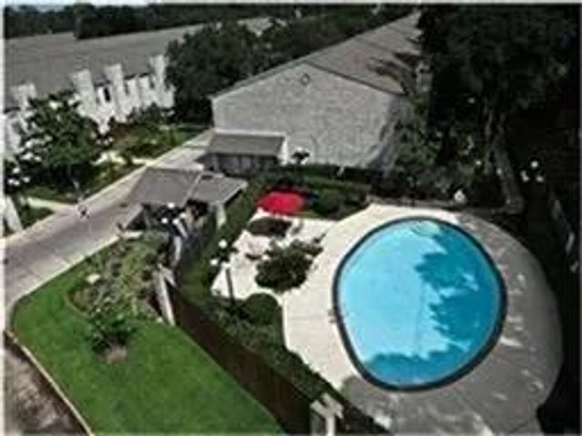 17465 Red Oak Drive 7465, Houston, TX 77090