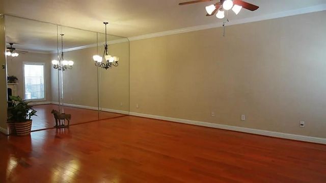 17465 Red Oak Drive 7465, Houston, TX 77090