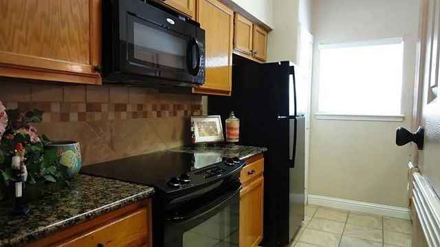 17465 Red Oak Drive 7465, Houston, TX 77090