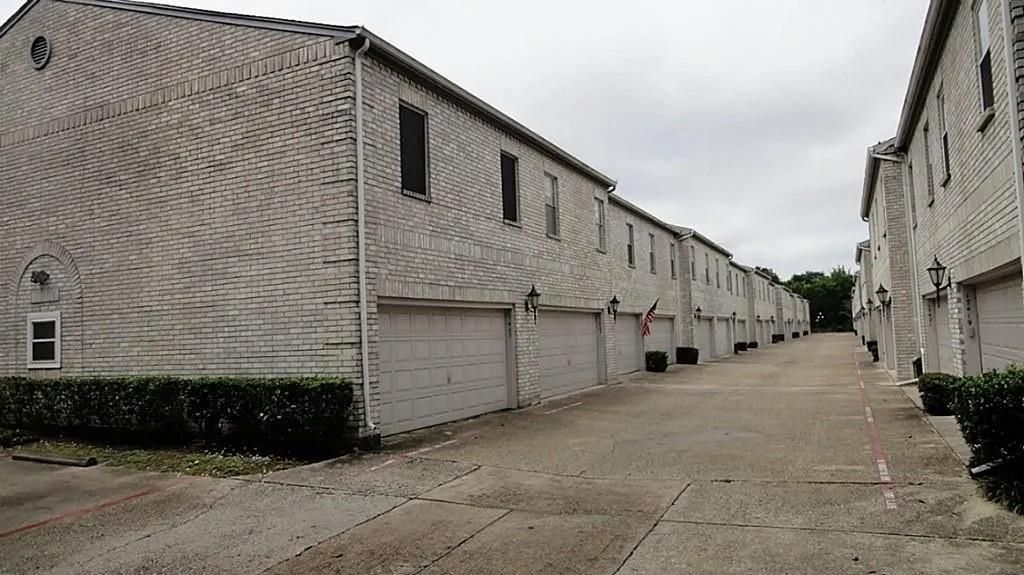 17465 Red Oak Drive 7465, Houston, TX 77090