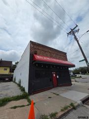 3932 N 16 Street, Omaha, NE 68110