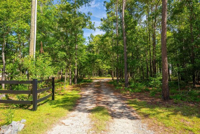 499 Jumping Run Road, Dunn, NC 28334