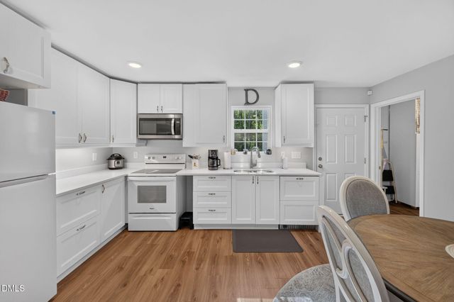 499 Jumping Run Road, Dunn, NC 28334