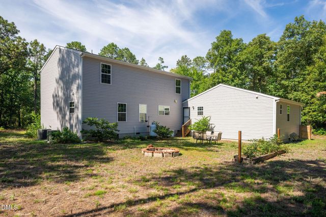 499 Jumping Run Road, Dunn, NC 28334