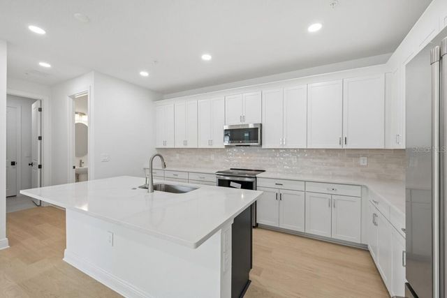 17823 BROADLEAF LOOP, Venice, FL 34293