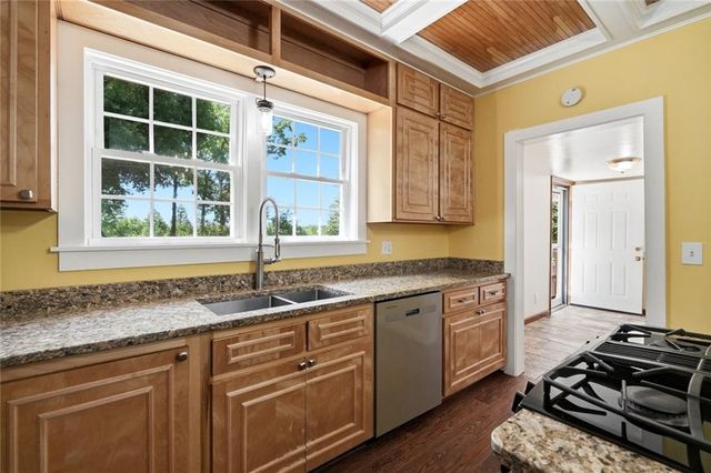 135 Grogan Road NE, White, GA 30184