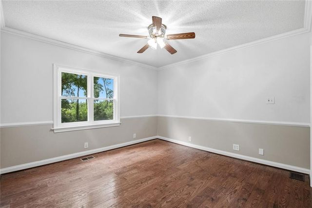 135 Grogan Road NE, White, GA 30184