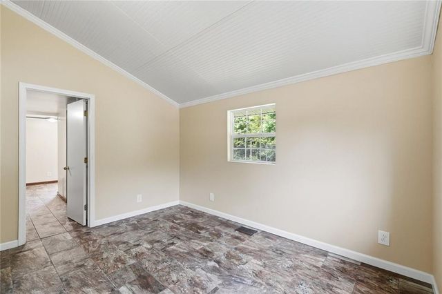 135 Grogan Road NE, White, GA 30184