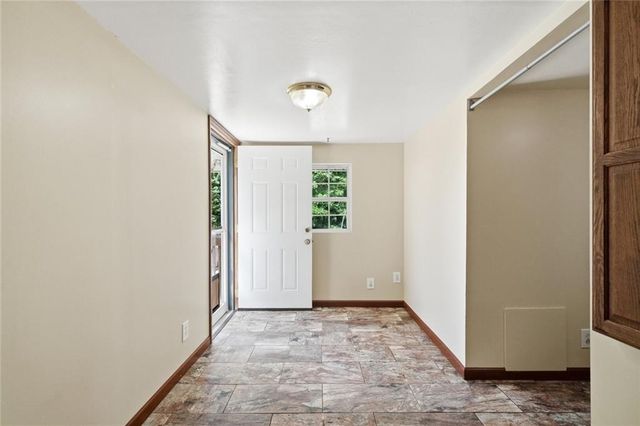135 Grogan Road NE, White, GA 30184