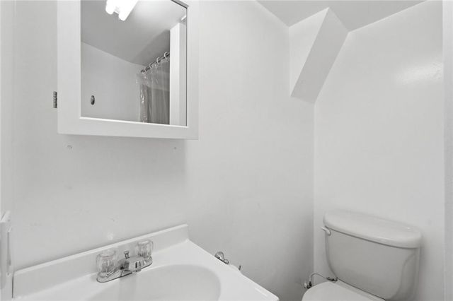 135 Grogan Road NE, White, GA 30184