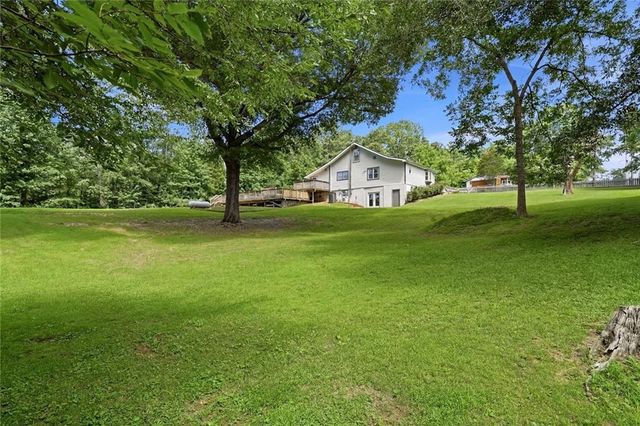 135 Grogan Road NE, White, GA 30184