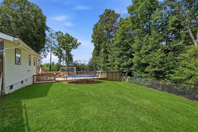 135 Grogan Road NE, White, GA 30184