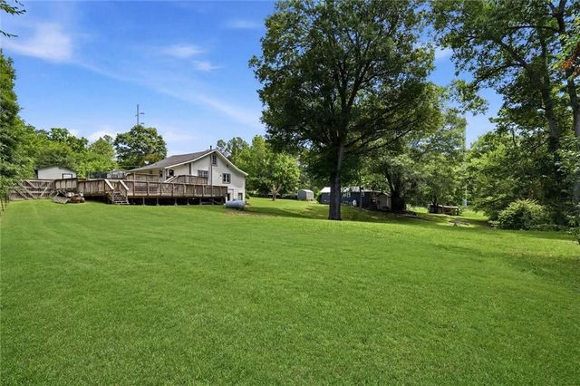 135 Grogan Road NE, White, GA 30184