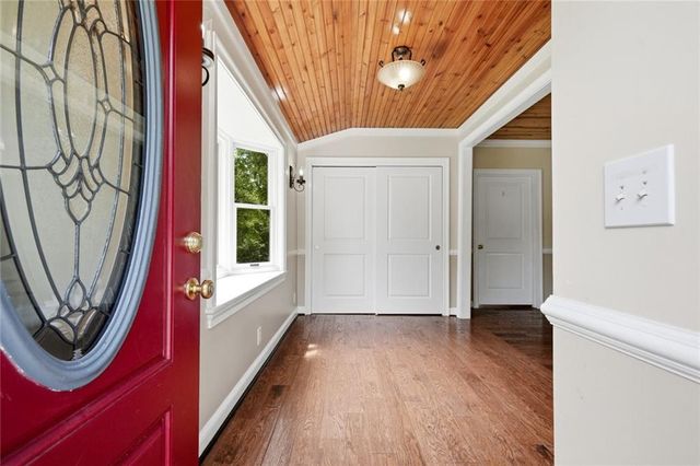 135 Grogan Road NE, White, GA 30184