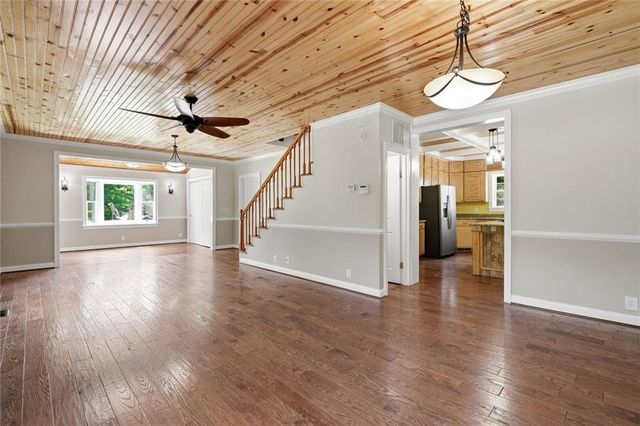 135 Grogan Road NE, White, GA 30184