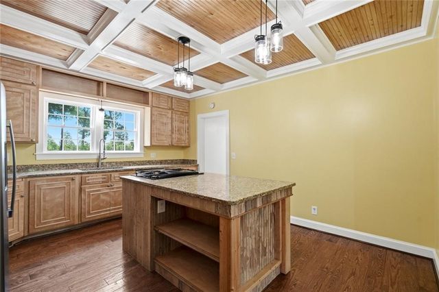 135 Grogan Road NE, White, GA 30184