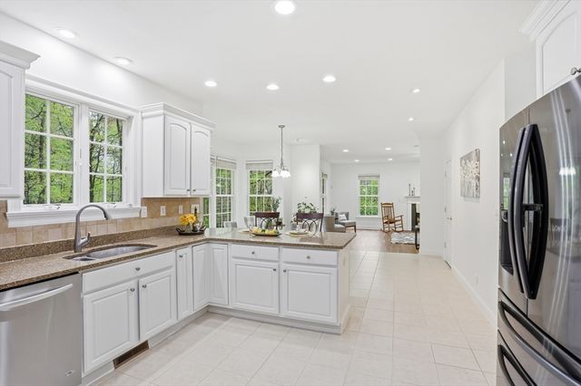 1 Lawton Ave, Westford, MA 01886