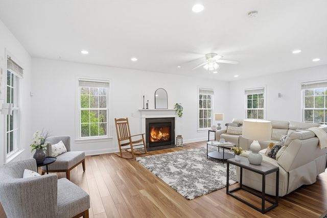 1 Lawton Ave, Westford, MA 01886