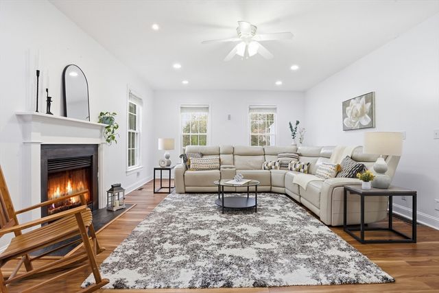 1 Lawton Ave, Westford, MA 01886