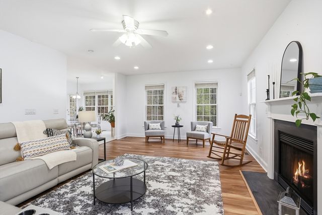 1 Lawton Ave, Westford, MA 01886
