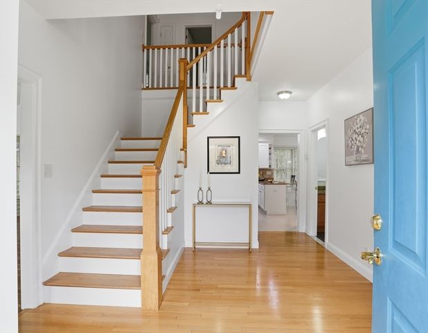 1 Lawton Ave, Westford, MA 01886