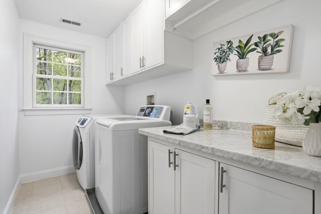 1 Lawton Ave, Westford, MA 01886