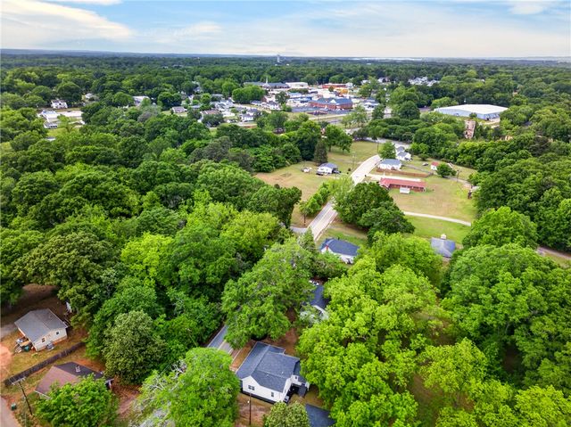 157 S Linda Street, Cowpens, SC 29330