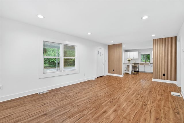 157 S Linda Street, Cowpens, SC 29330