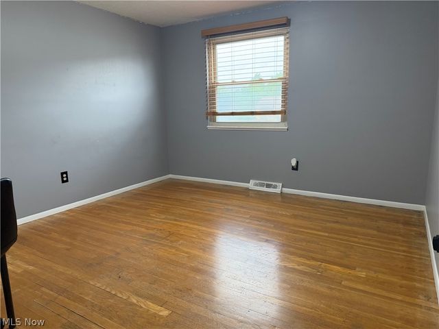 24881 Ridgeline Drive, Bedford Heights, OH 44146