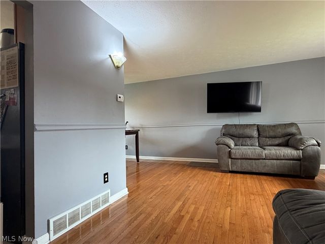 24881 Ridgeline Drive, Bedford Heights, OH 44146
