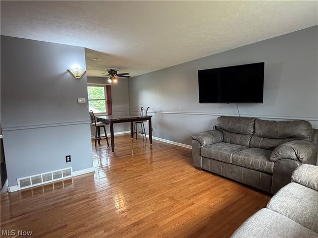 24881 Ridgeline Drive, Bedford Heights, OH 44146