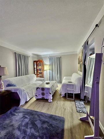 8269 Westminster Avenue, Warren, MI 48089