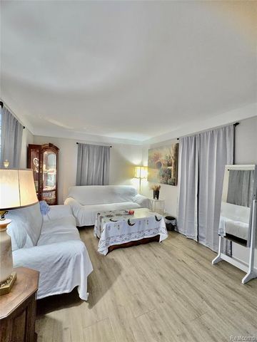 8269 Westminster Avenue, Warren, MI 48089