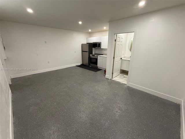 4300 NW 3rd Ct 1, Plantation, FL 33317